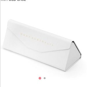 Quay Australia sunglasses case